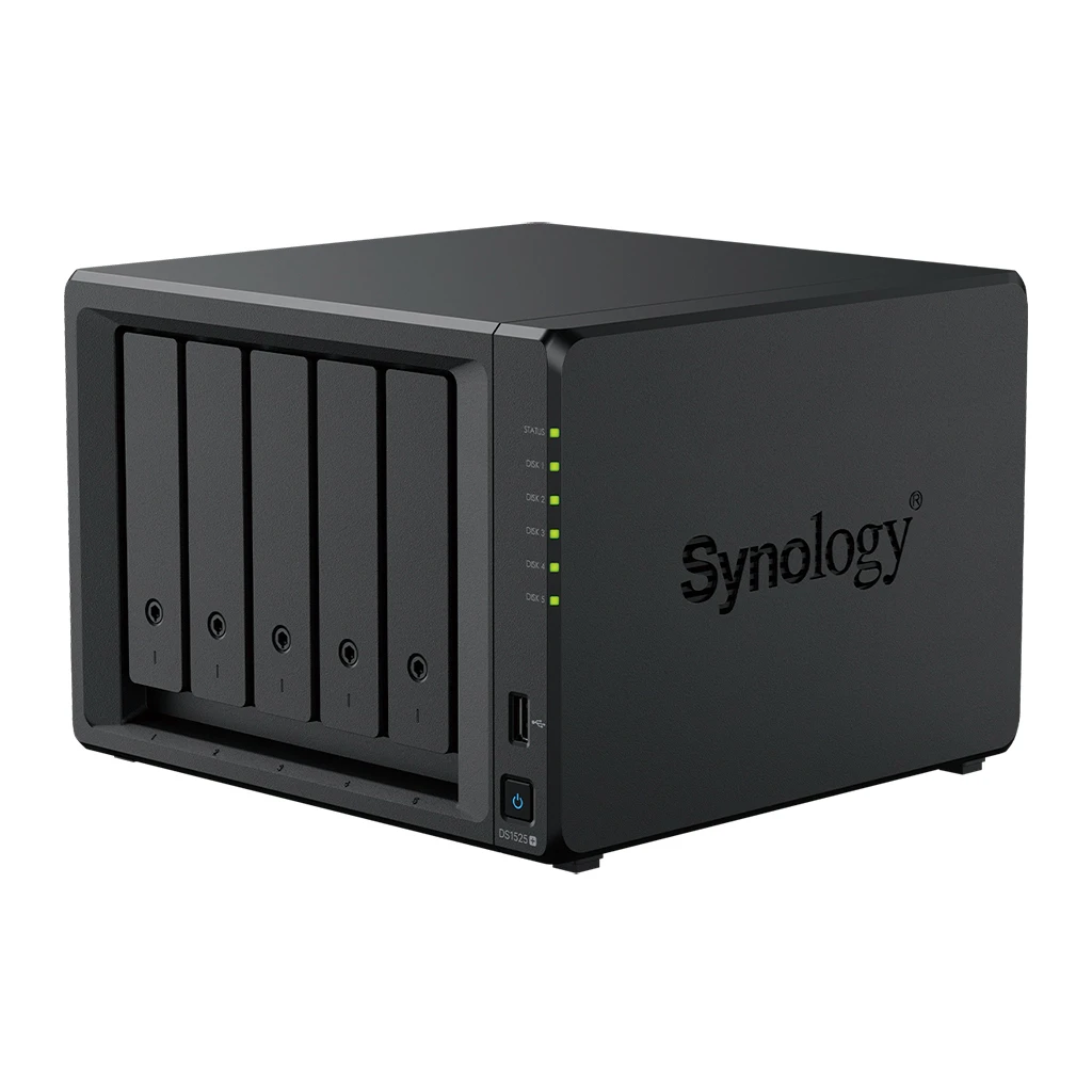 Synology DS1525+ — góc nghiêng phía trước